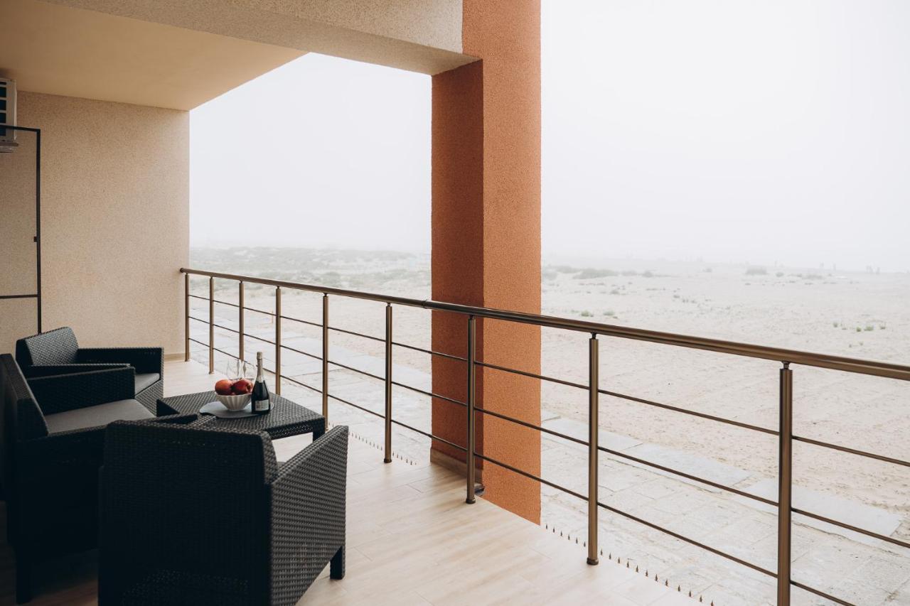 Три Слона Otel Zatoka Dış mekan fotoğraf