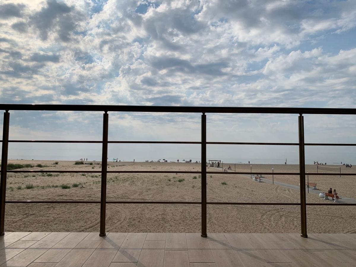 Три Слона Otel Zatoka Dış mekan fotoğraf